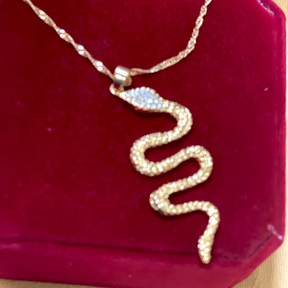 Women necklace
